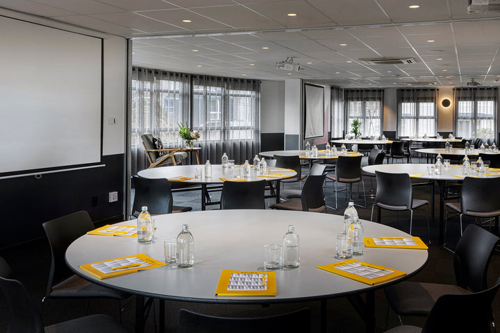 Atura Wellington / Frankie's Bar + Eatery