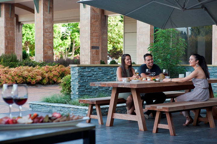 Clarke's Bar at Novotel Lakeside, Rotorua
